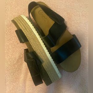 Platform sandals